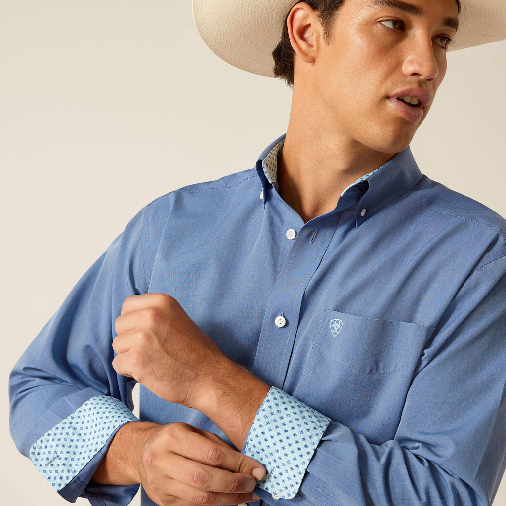Ariat Wrinkle Free Solid Pinpoint Oxford Classic Fit Shirt in Mazarine Blue