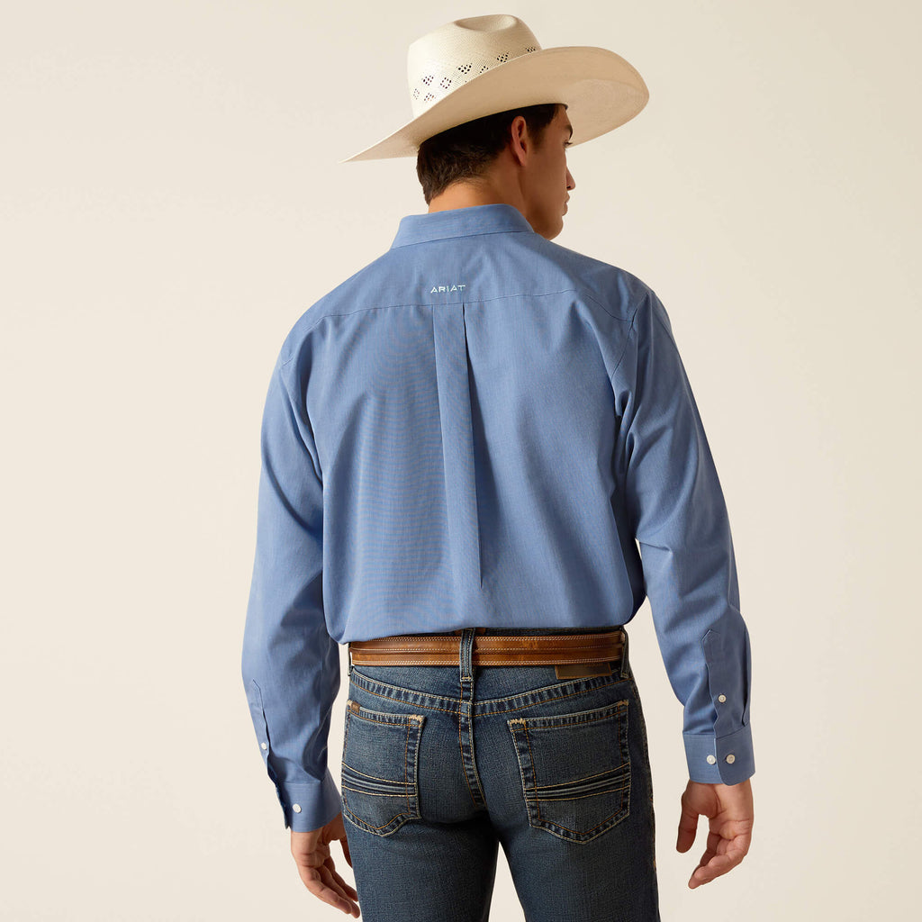 Ariat Wrinkle Free Solid Pinpoint Oxford Classic Fit Shirt in Mazarine Blue