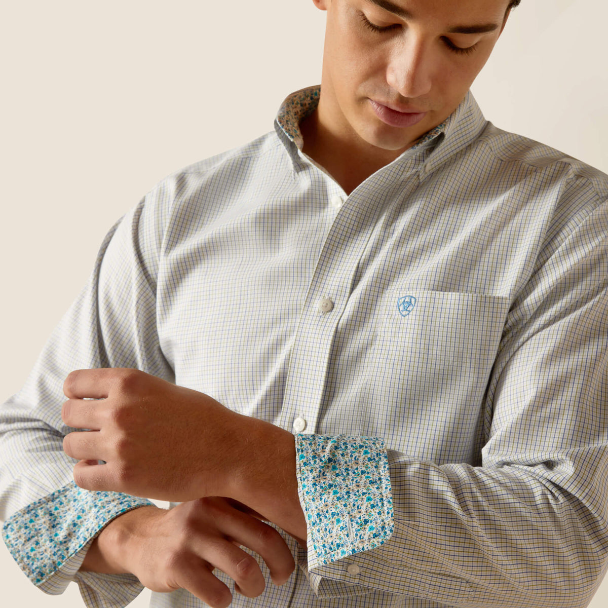 Ariat Wrinkle Free Kaeden Fitted Shirt in White