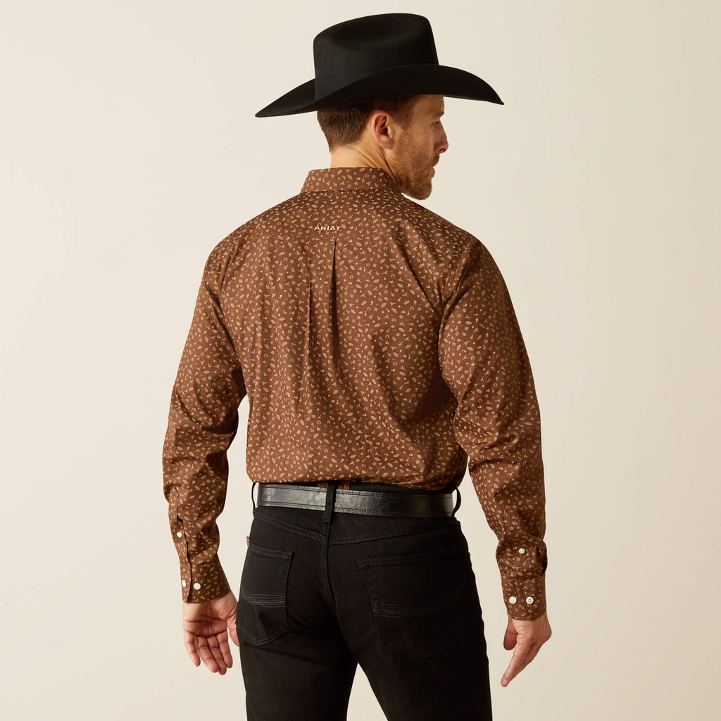 Ariat Wrinkle Free Farley Fitted Shirt in Brown