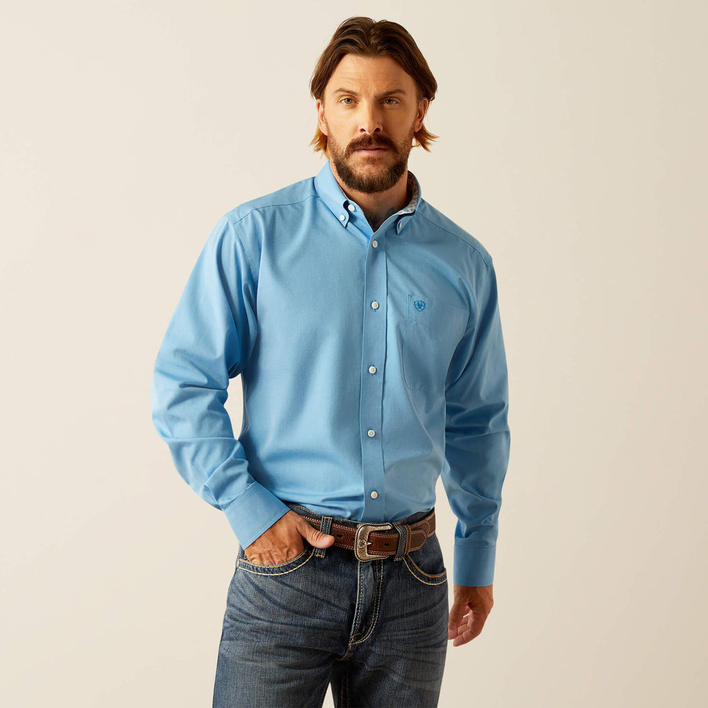 Ariat Wrinkle Free Solid Classic Fit Shirt in Blue