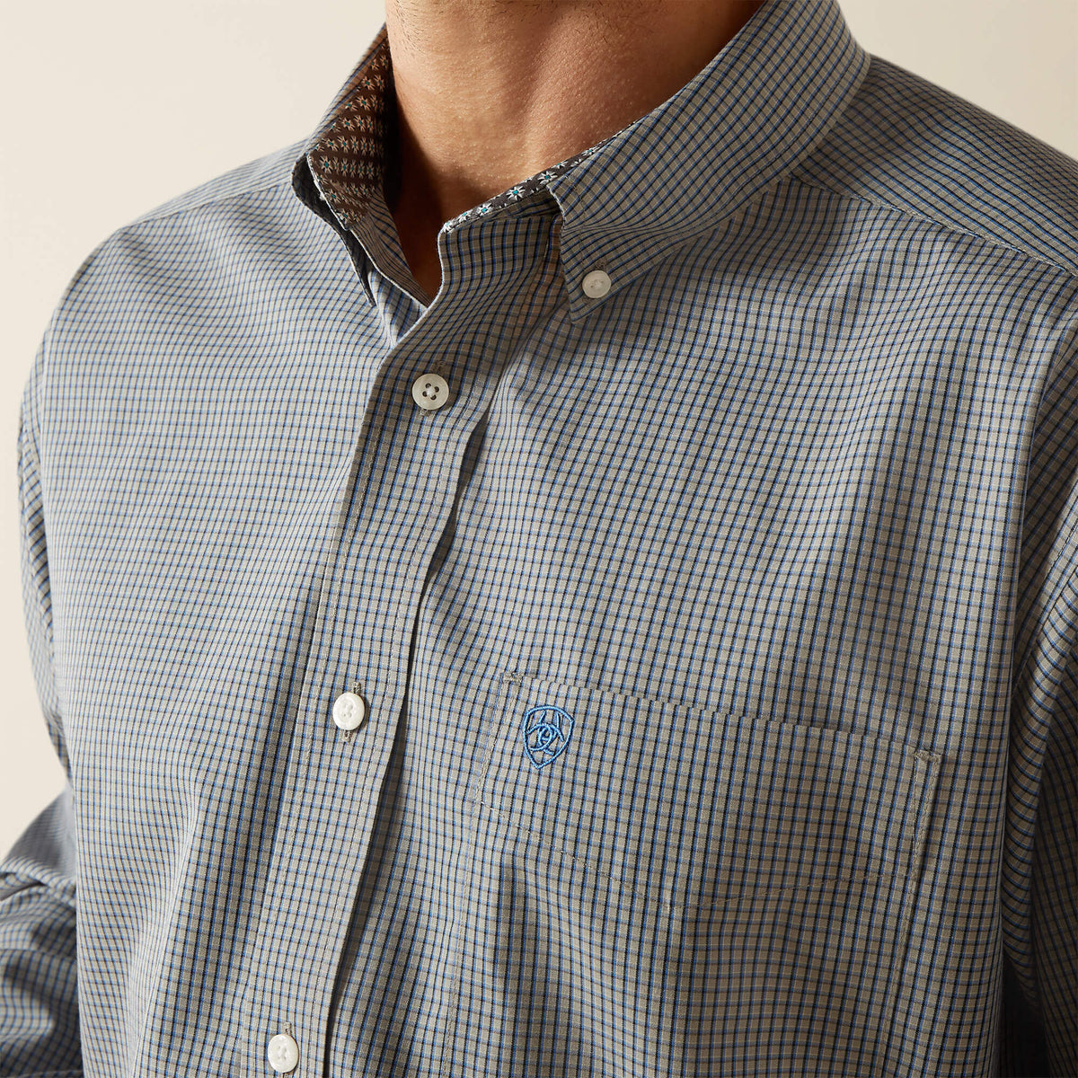 Ariat Wrinkle Free Clayton Classic Fit Shirt in Light Grey