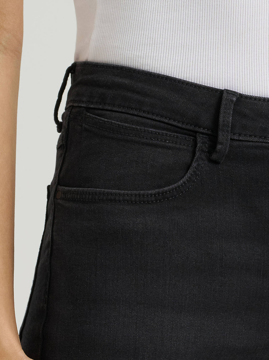 Wrangler High Rise True Straight Leg Jeans in Midnight Black