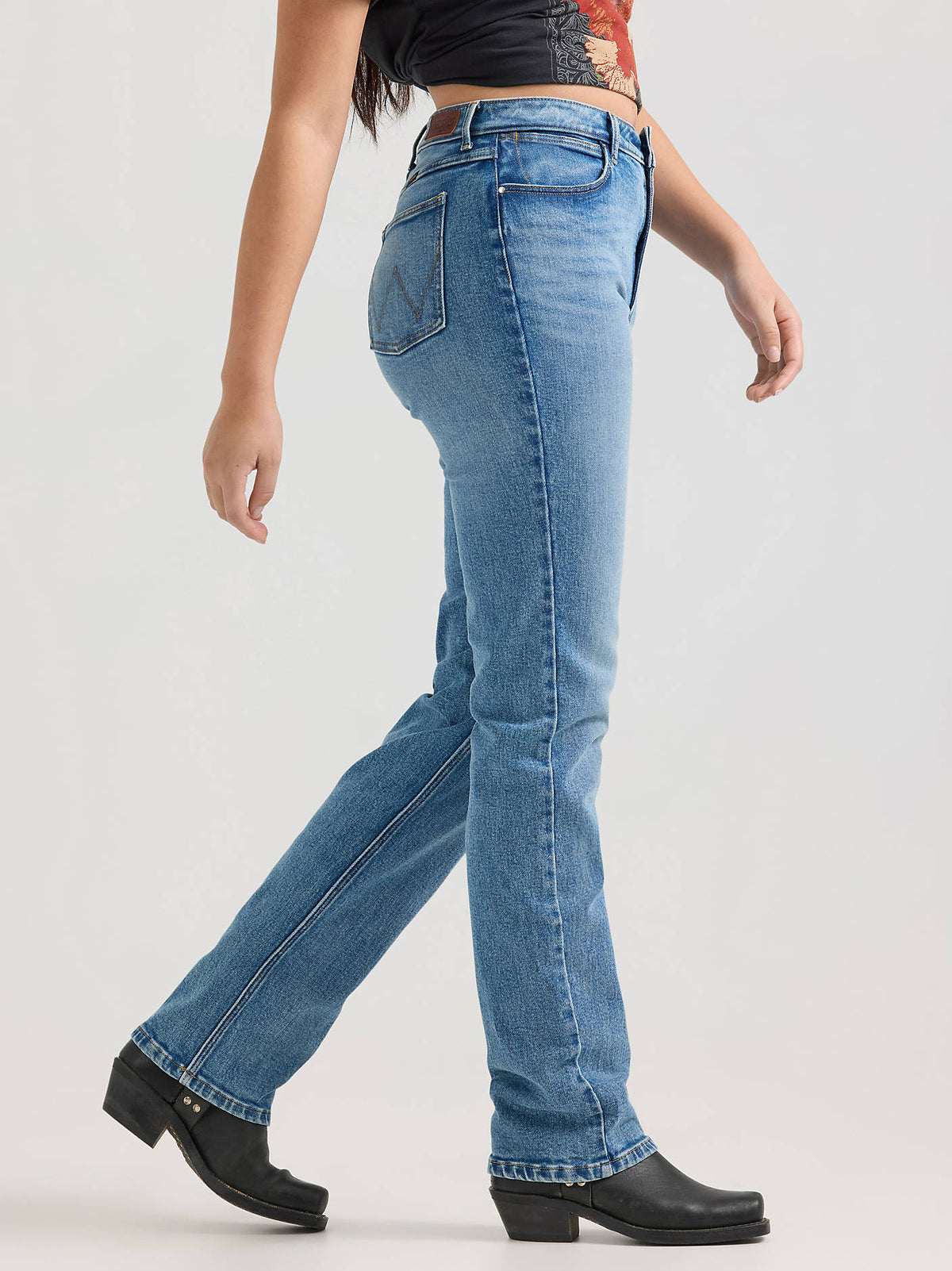 Wrangler High Rise True Straight Leg Jeans in Ivy