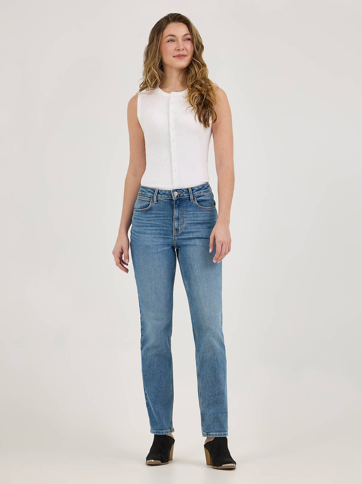 Wrangler High Rise True Straight Leg Jeans in Ivy