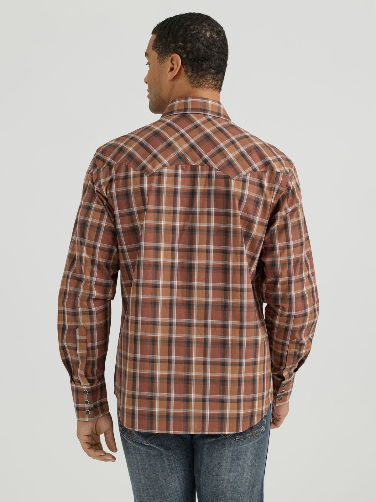 Wrangler Retro Sawtooth Snap Western Shirt in Cocoa Brown Plaid