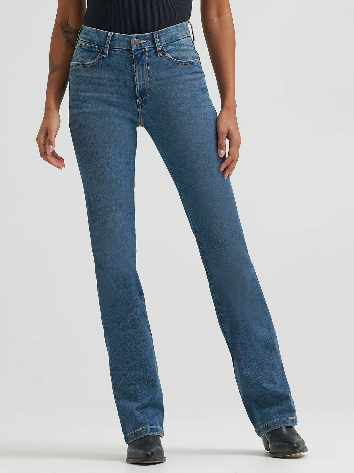 Wrangler Bespoke High Rise Bootcut Jeans in Ada