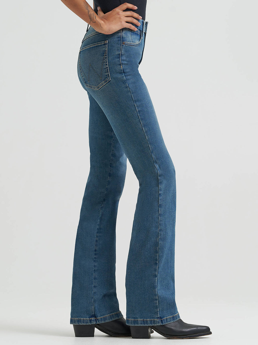 Wrangler Bespoke High Rise Bootcut Jeans in Ada