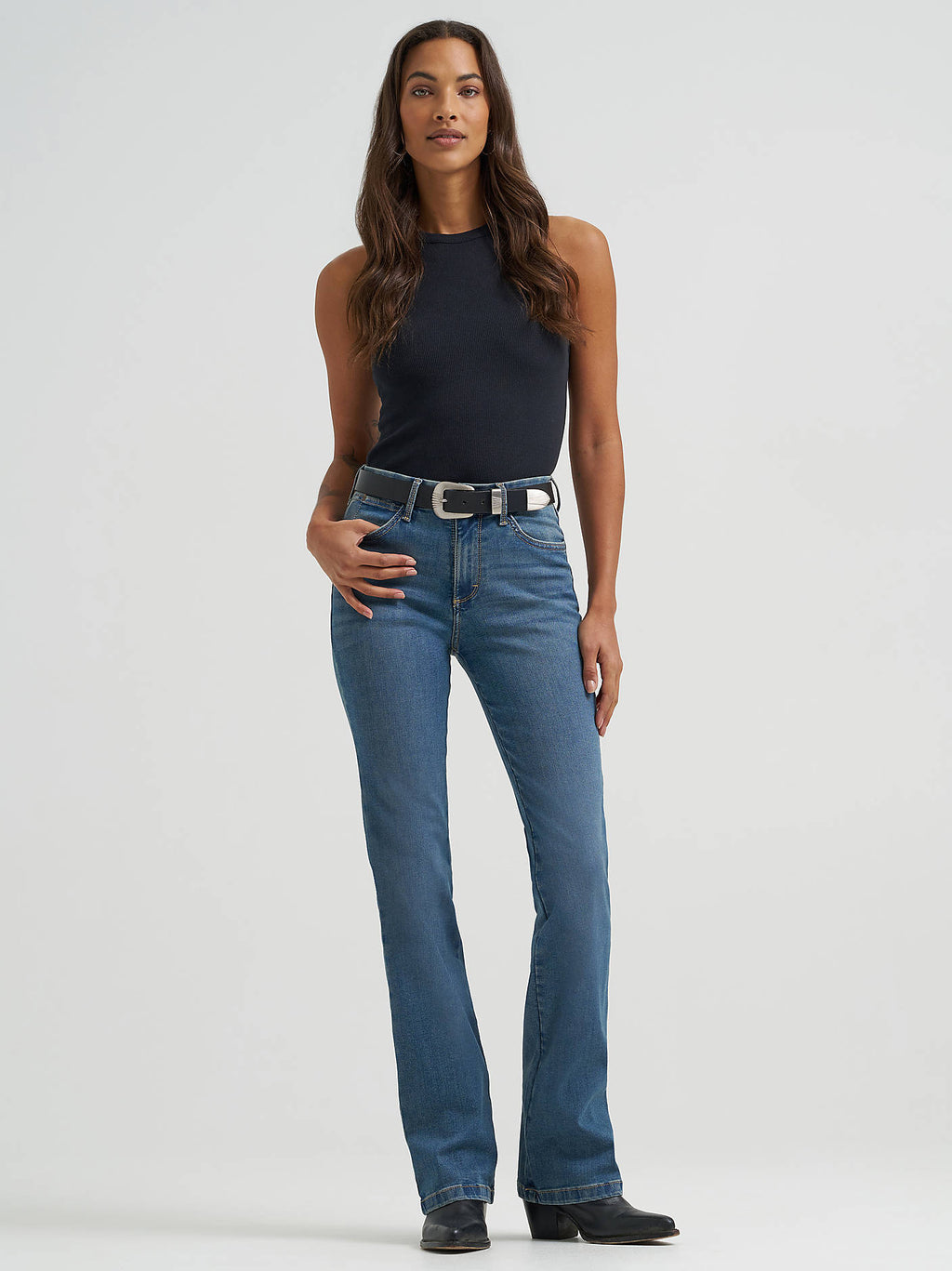 Wrangler Bespoke High Rise Bootcut Jeans in Ada