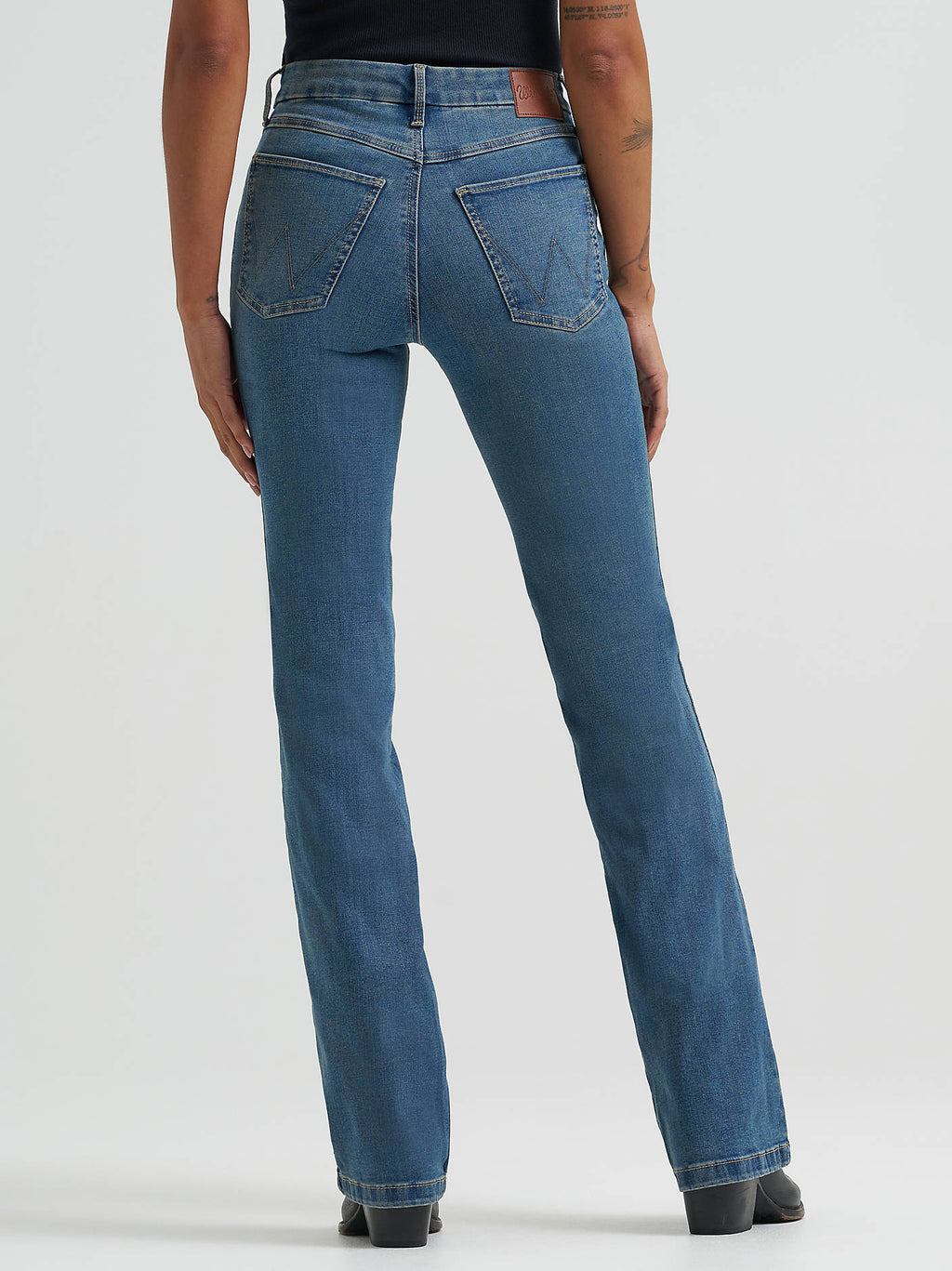 Wrangler Bespoke High Rise Bootcut Jeans in Ada