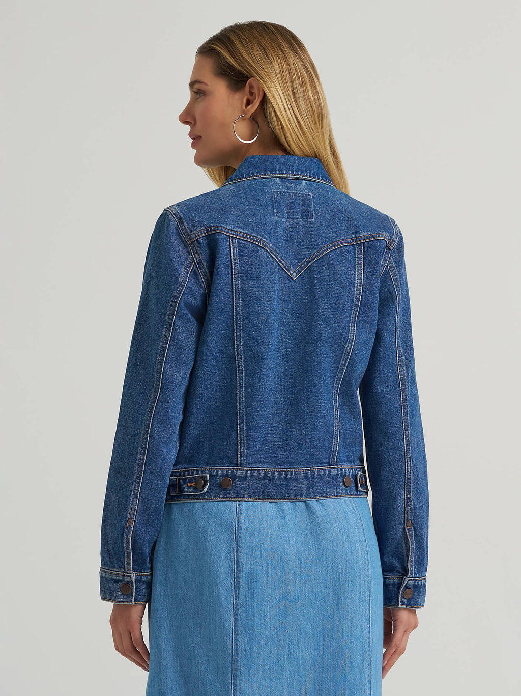 Wrangler Iconic Western Denim Jacket in Medium Wash