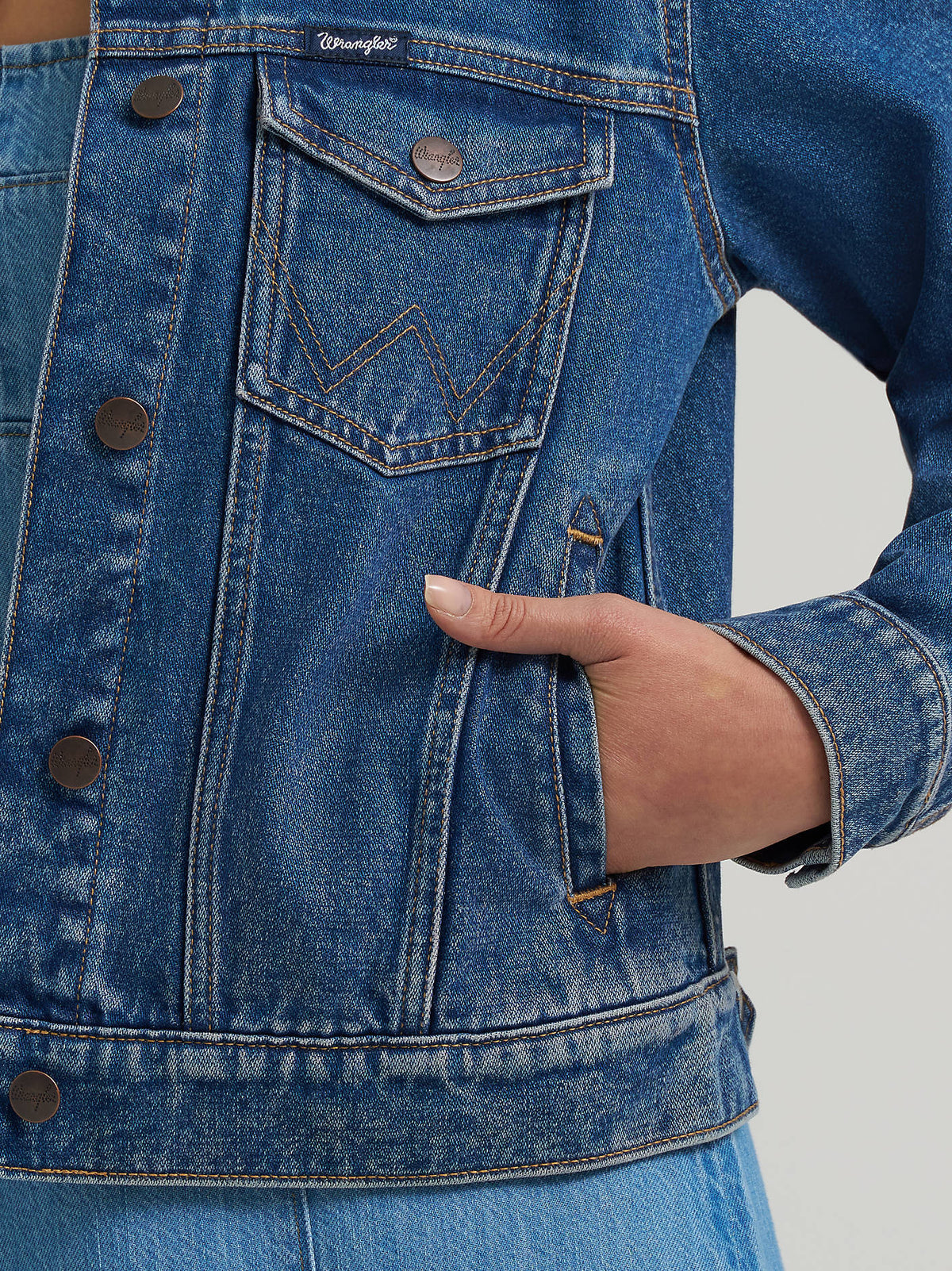 Wrangler Iconic Western Denim Jacket in Medium Wash