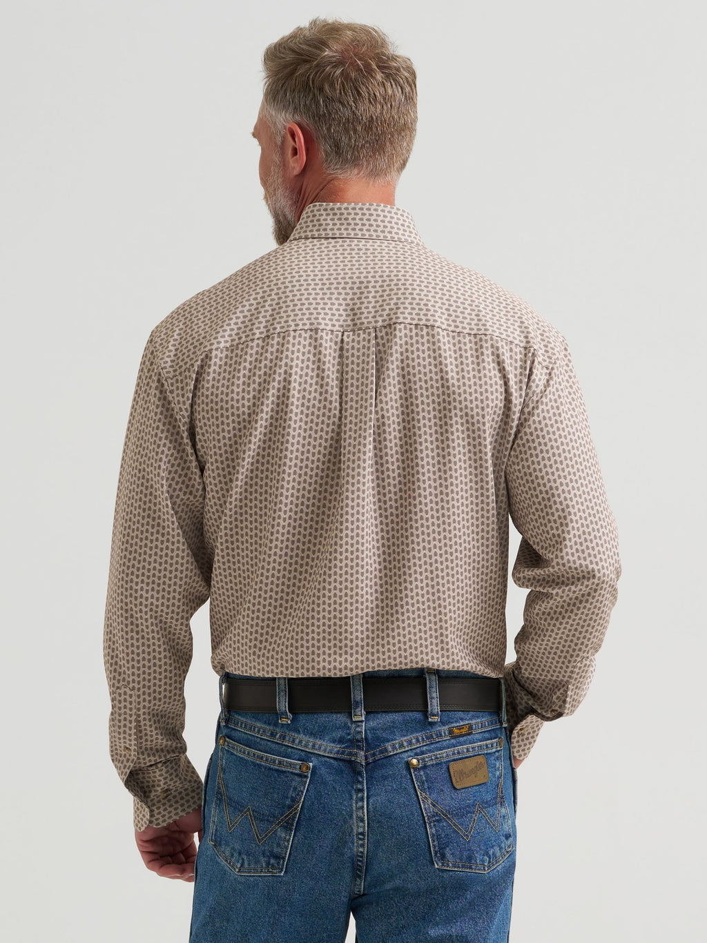Wrangler George Strait Performance Button Down Shirt in Brown Arrows