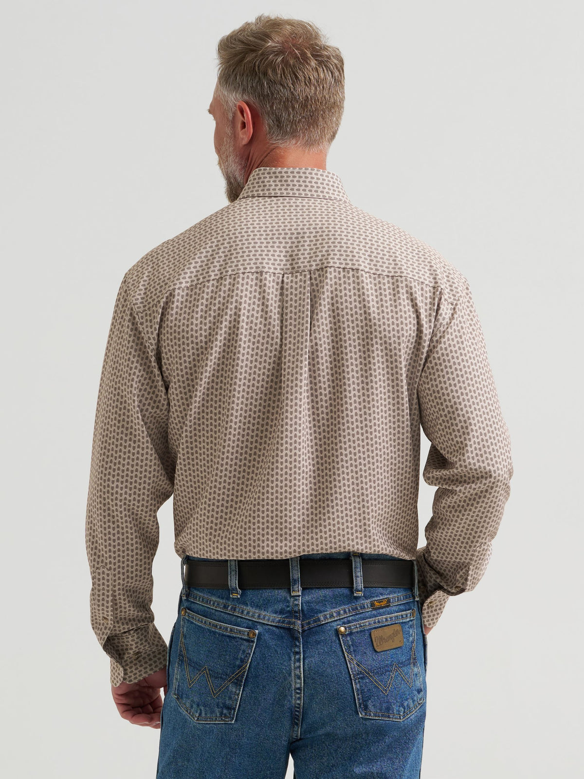 Wrangler George Strait Performance Button Down Shirt in Brown Arrows