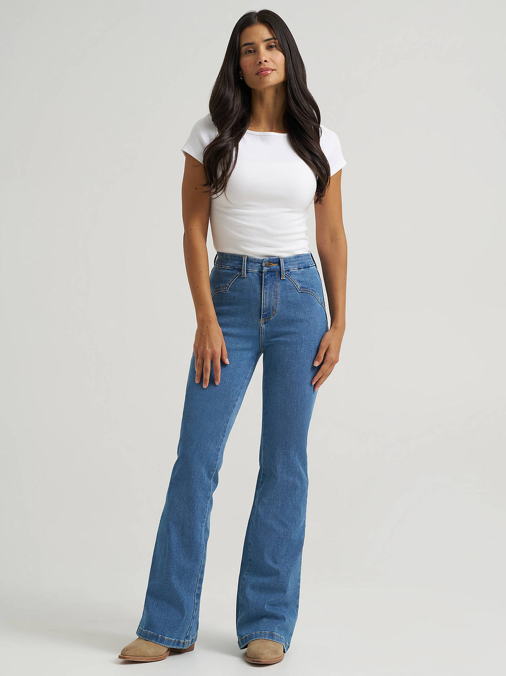 Wrangler Bespoke High Rise Fashion Flare Jeans in Jemma