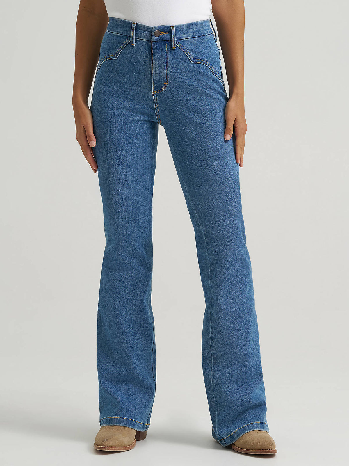 Wrangler Bespoke High Rise Fashion Flare Jeans in Jemma