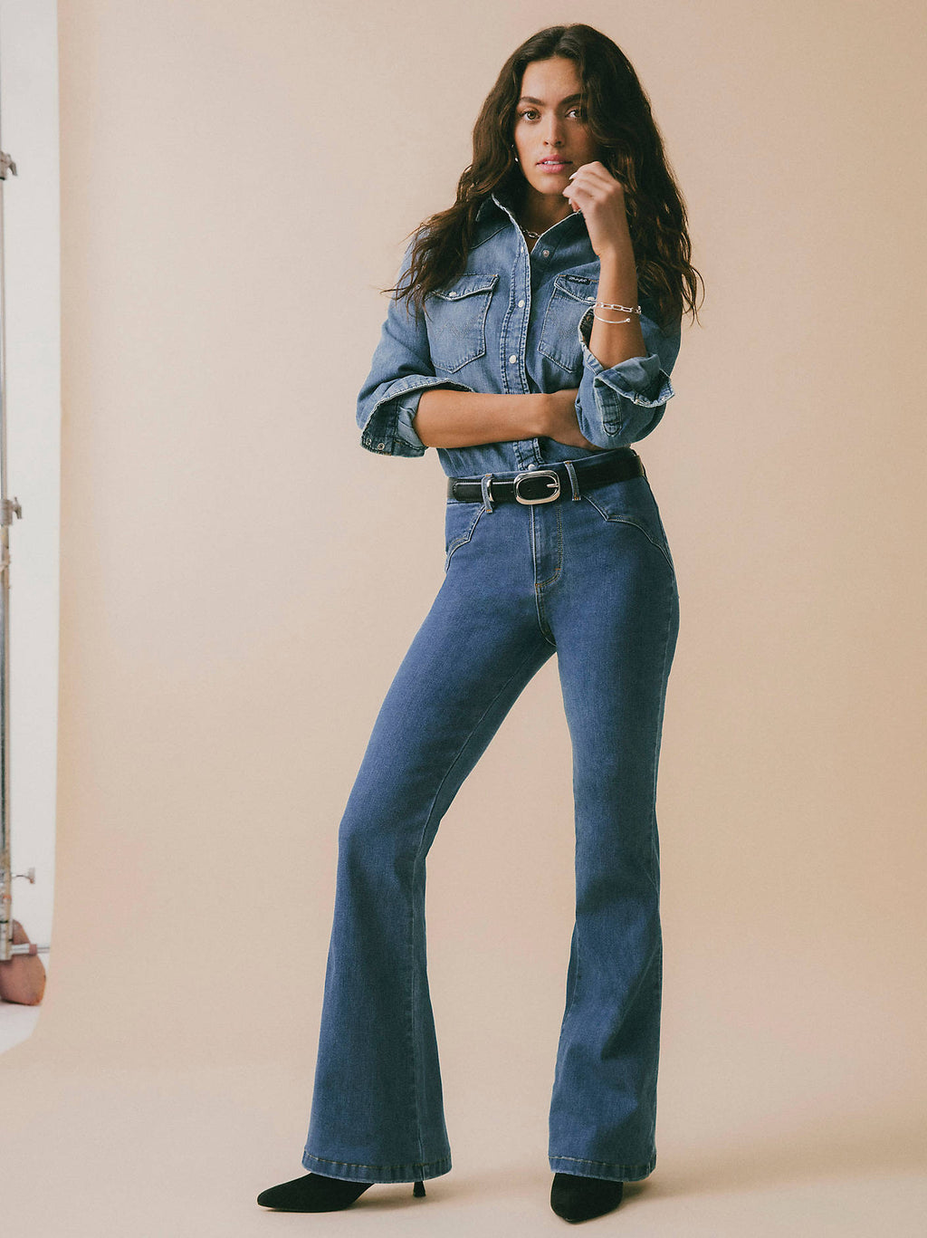Wrangler Bespoke High Rise Fashion Flare Jeans in Jemma