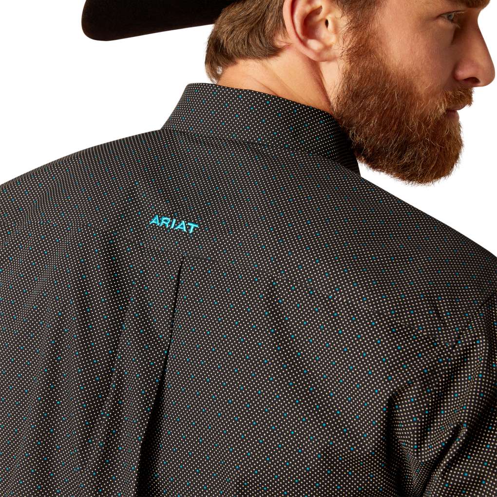 Ariat Wrinkle Free Gian Fitted Shirt in Black