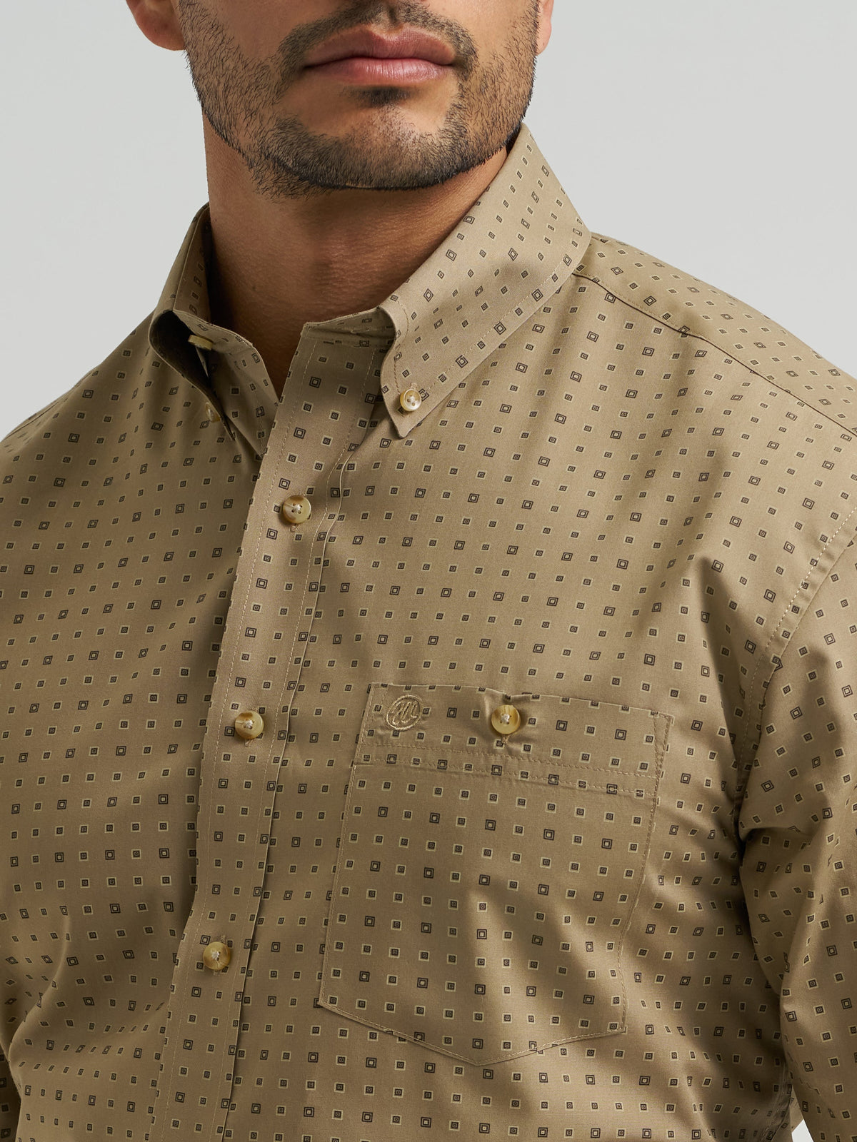 Wrangler Classic Relaxed Fit Button Down Shirt in Brown