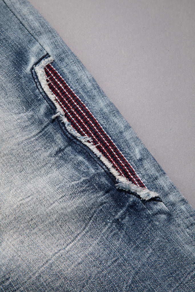 Rock Revival Skye Straight Jeans in Light Blue – close-up detail